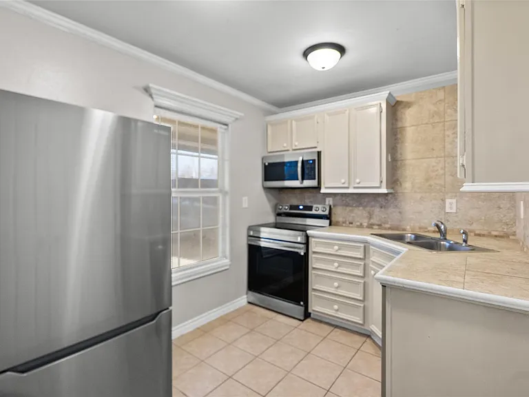 7900 Tri City Beach Rd #B — Photo 7