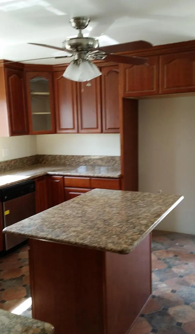 3 bed, 1252 sqft, $3,000 — Photo 3
