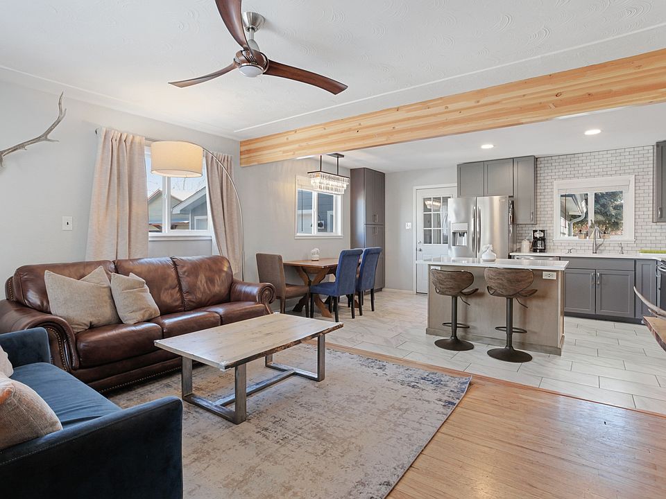 Living room, kitchen, dine