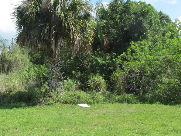 1613 SE Grapeland Avenue, Port St Lucie, FL 34952