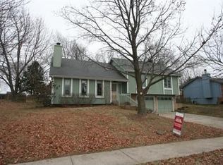 6015 Alden St, Shawnee, KS 66216