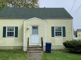 114 Minturn Pl, Bridgeport, CT 06606