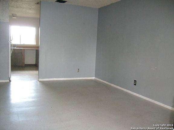 5th image of 9187 Port Victoria St