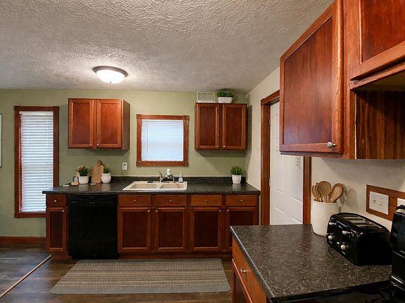 2nd image of 1012 W 3rd Ave