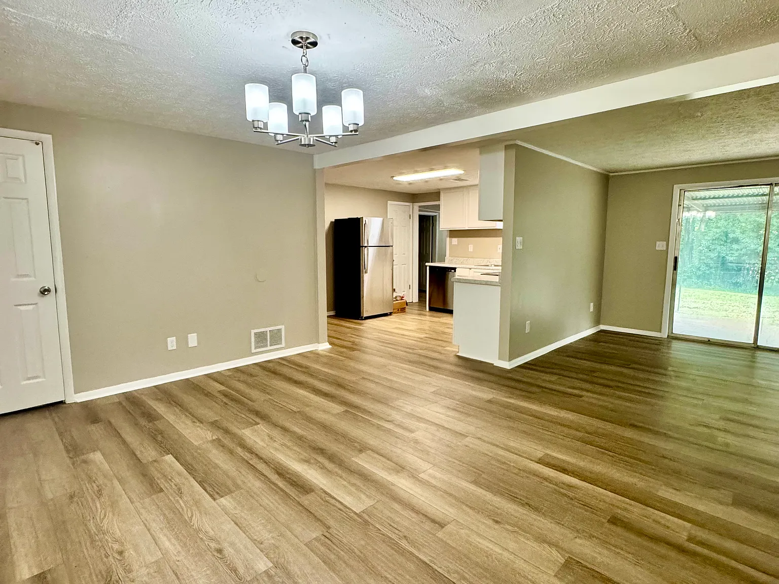 4 bed, 1600 sqft, $1,550 — Photo 4