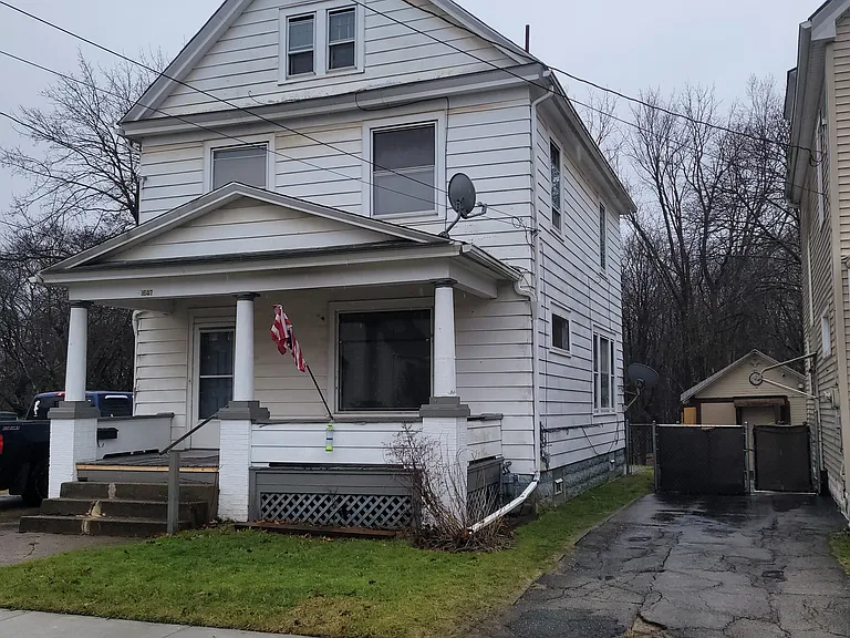 1647 Mayfield Ave — Photo 1
