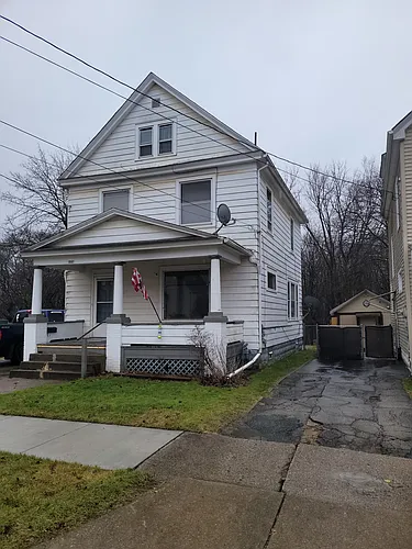 1647 Mayfield Ave Photo 1
