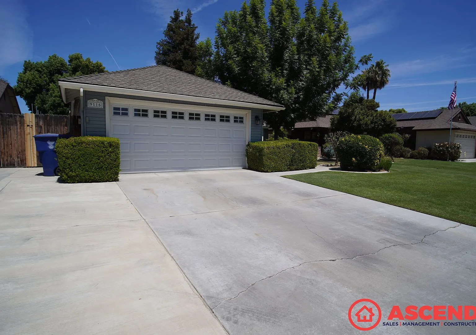 Charming 3-Bedroom, 2-Bathroom Home located in The Vibrant City of Bakersfield! — Photo 2