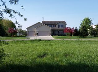 330 Zumbro Hills Dr SW, Oronoco, MN 55960