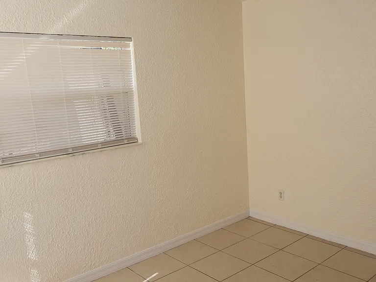 2411 W Lemon St #B — Photo 6