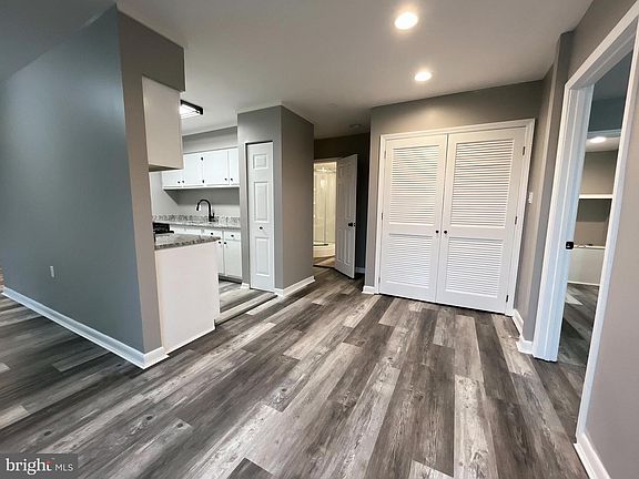 3rd image of 10 Silverwood Cir APT 9
