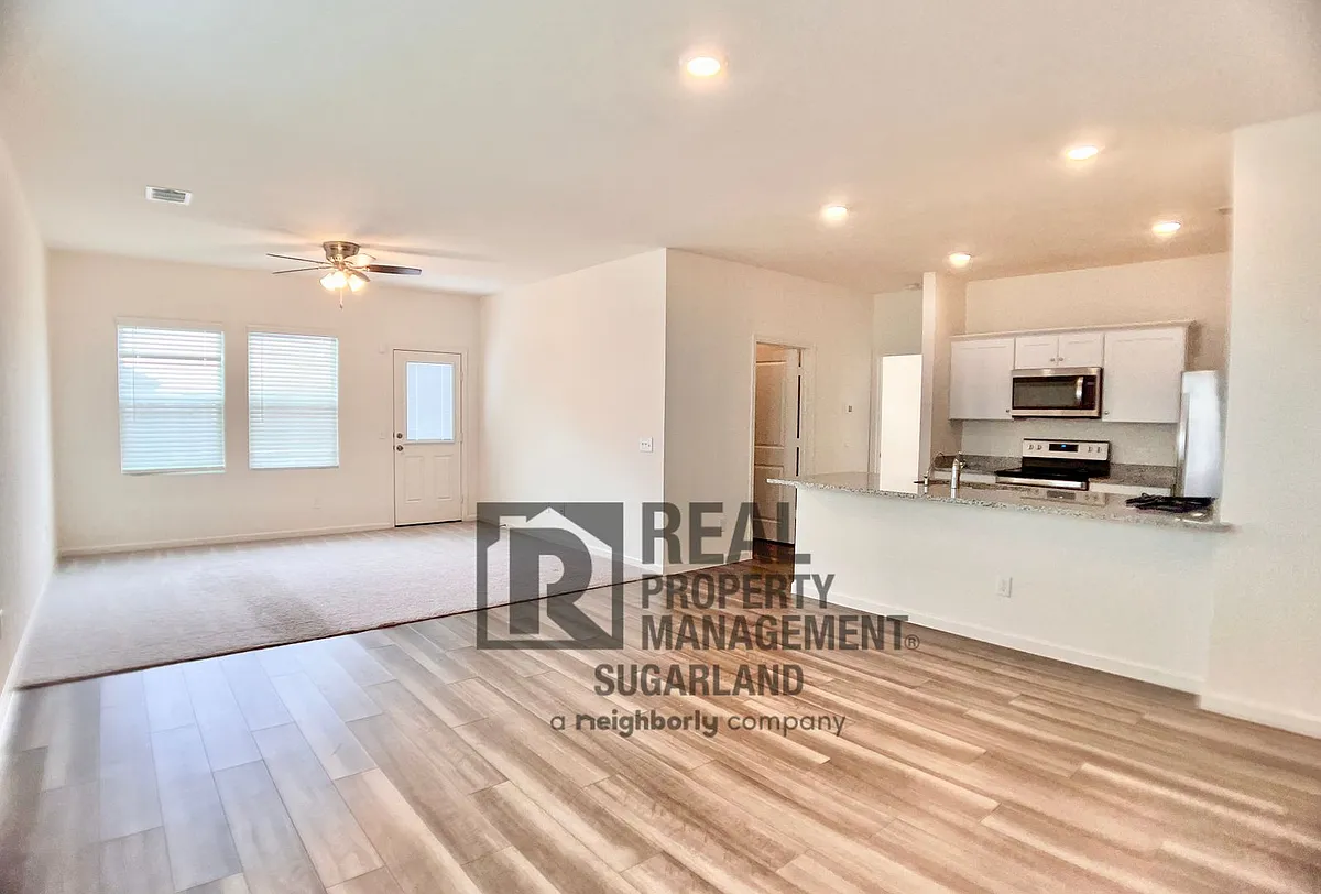 Building Photo - 6330 Highland Bend Dr