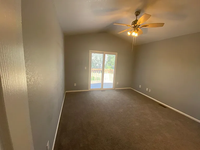 8665 Cloverleaf Cir — Photo 19
