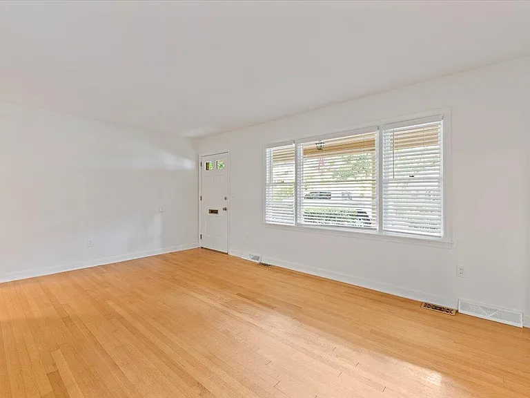 251 Bennett St — Photo 6