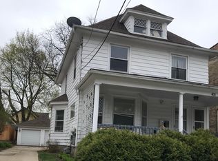 431 E Chicago St, Elgin, IL 60120