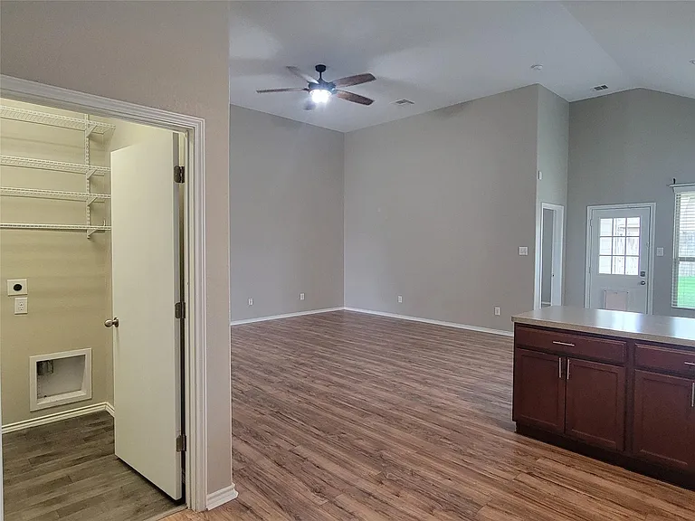 5426 Floral Valley Ln — Photo 9