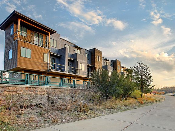 Townhouses on Goose Creek path