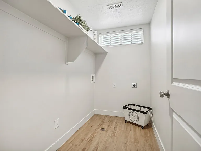 Arrowhead Place — Photo 9
