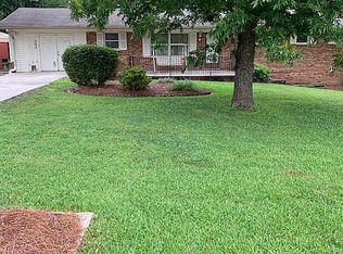 383 Hilton Dr, Thomasville, NC 27360