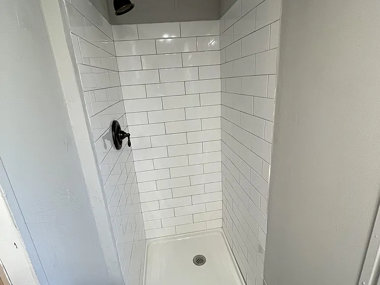 724 Graham Dr — Photo 8
