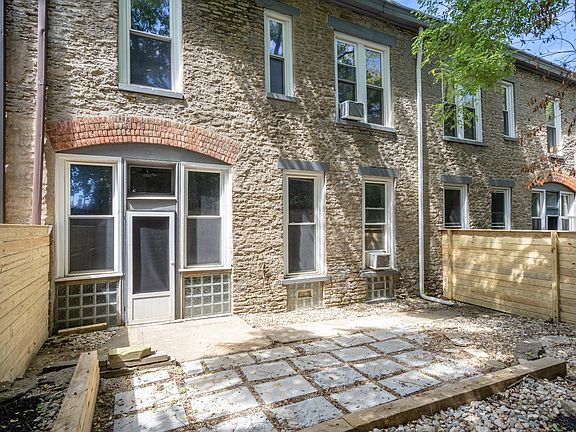 5th image of 2132 Saint James Ave