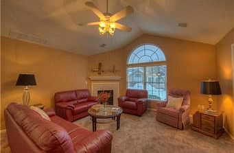 3rd image of 943 NE Devon Dr #3-C
