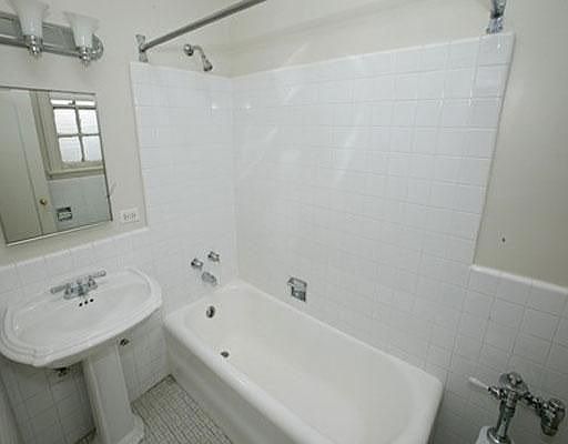 1st image of 424 W Melrose St APT 13B