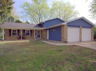 307 E McHenry St, Urbana, IL