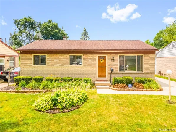 9436 Essex St, Romulus, MI 48174