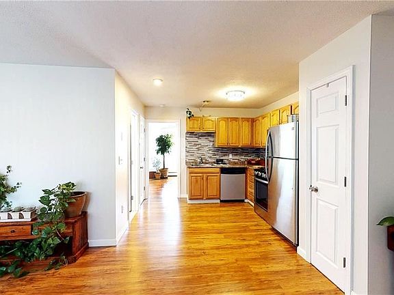 3rd image of 10 East St #105-105-10