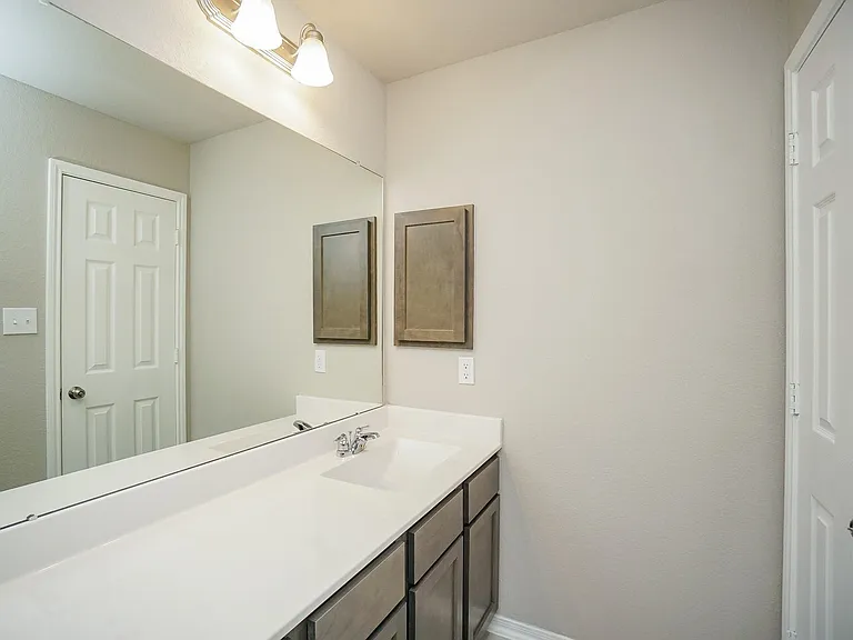 5463 Grand View Dr — Photo 24