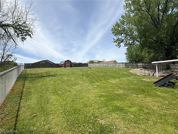 5th image of 135 Melinda Dr