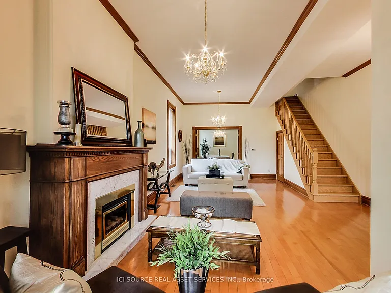 287 Palmerston Ave #MAIN — Photo 8