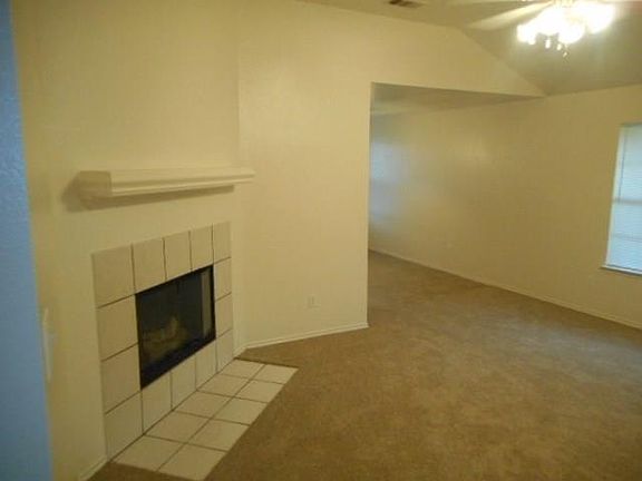 3rd image of 2735 McKinney Dr