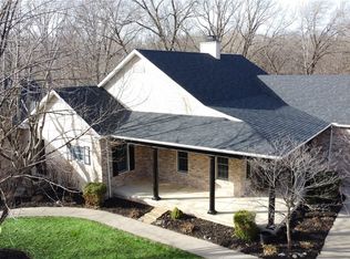 27 Falcon Rdg, Mattoon, IL 61938