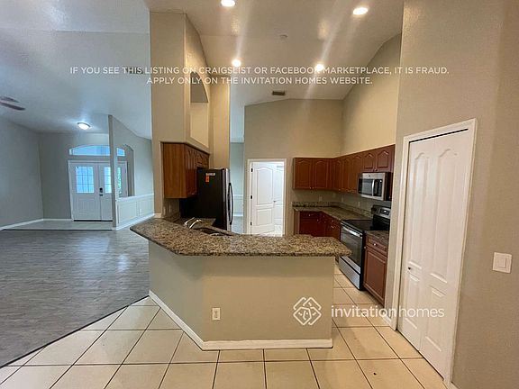 4th image of 2127 N Chamberlain Blvd