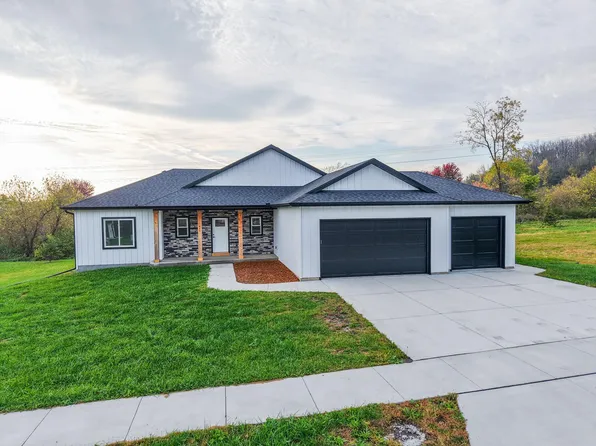 477 Amco Ln SE, Chatfield, MN 55923