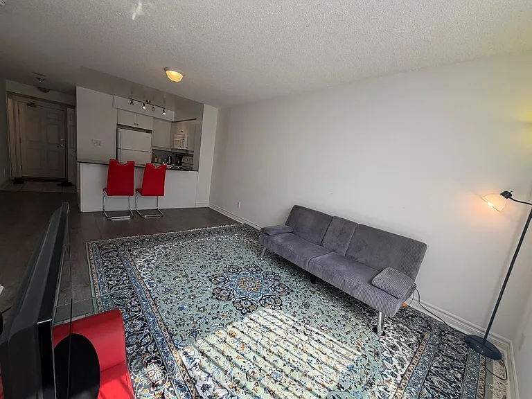 19 Barberry Pl #416 — Photo 7