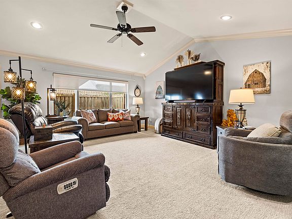 4th image of 1708 Yosemite Way