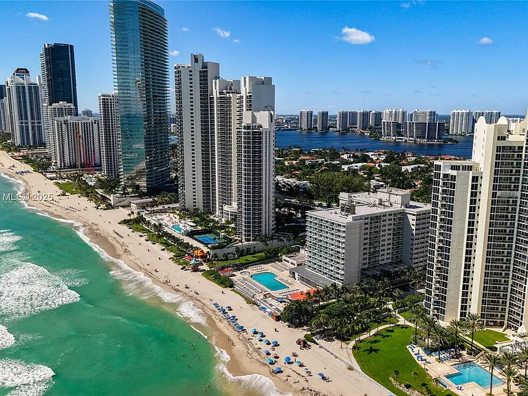 19201 Collins Ave #610 — Photo 47