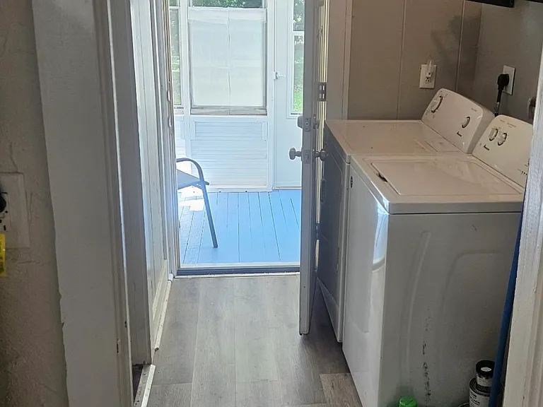 927 W Lombard St — Photo 11