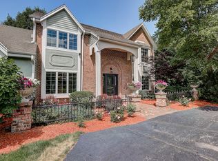 955 Auburn Dr, Brookfield, WI 53045