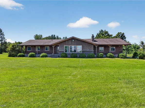 8956 W Smith Rd, Litchfield, OH 44253