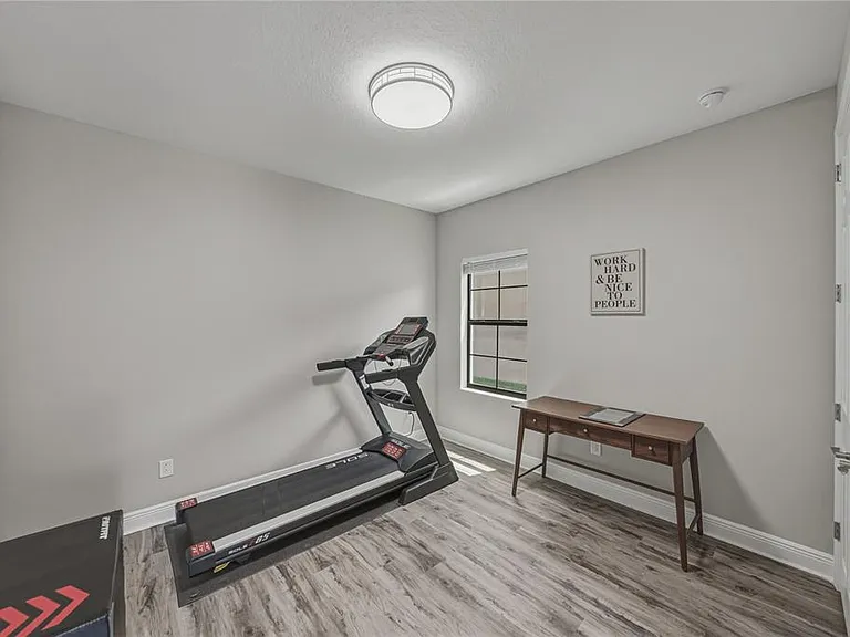 14633 Red Castle Ave — Photo 26