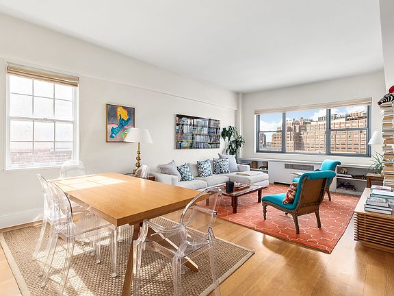 3rd image of 2 Horatio St APT 17R