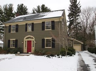 7 Meadow Ln, Rochester, NY 14618