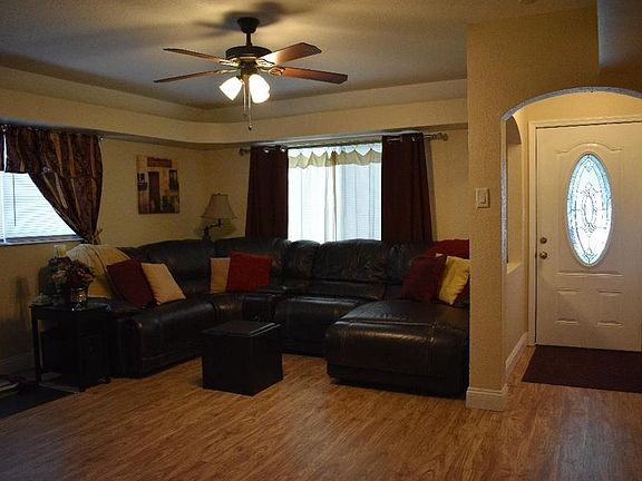 3rd image of 37054 Coleman Ave