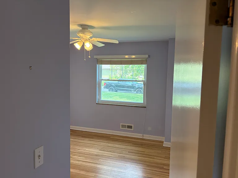 1481 Westminster Dr — Photo 3