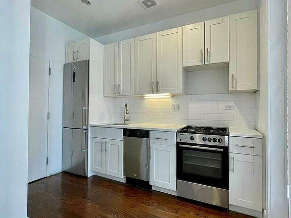 3rd image of 356 Greene Ave #6RF
