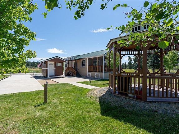 3rd image of 455 Guinevere Dr